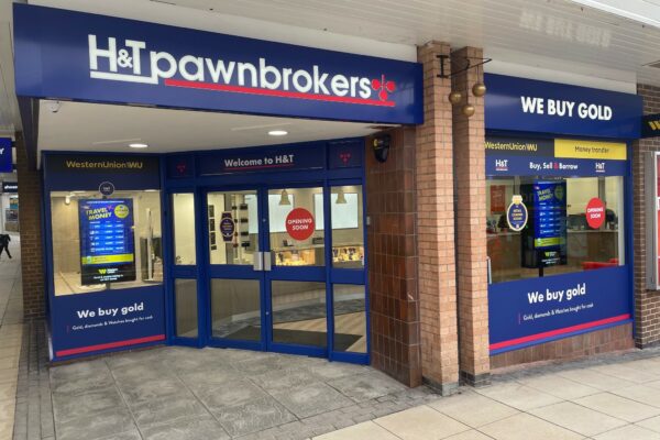 The exterior of the H&T Pawnbrokers at Beaumont.